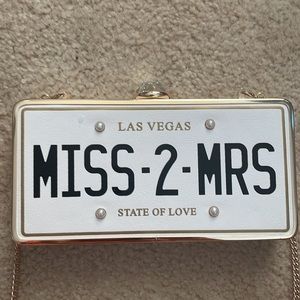 ALDO Mowery MISS-2-MRS Box Clutch